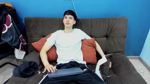 Jheampiero online show from 12/22/25, 01:30