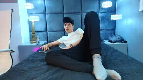 Jheampiero online show from 04/28/26, 08:58