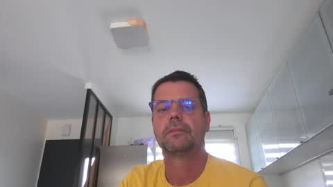 Snapshot of jhmec44000 chatting on 06/18/26, 11:03 jhmec44000 online show from 06/18/26, 11:03