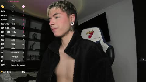 Snapshot of jhn_morghan chatting on 12/31/24, 10:15 Morghan online show from 12/31/24, 10:15