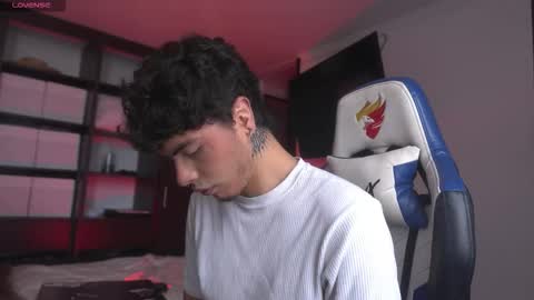 Snapshot of jhn_morghan chatting on 12/19/25, 06:37 Morghan online show from 12/19/25, 06:37