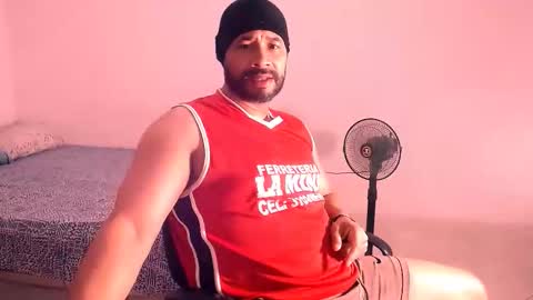 En moreno online show from 11/17/25, 12:49