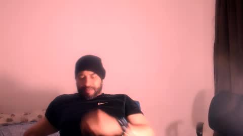 En moreno online show from 11/18/25, 04:28