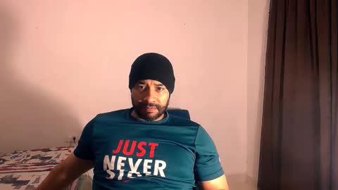 En moreno online show from 11/21/25, 12:59