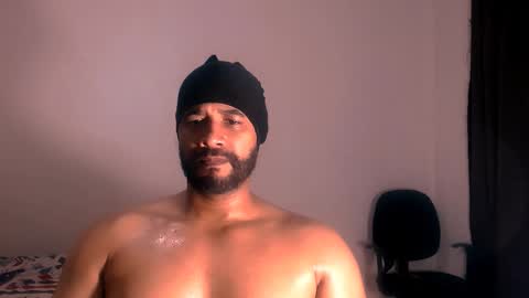 En moreno online show from 11/22/25, 01:37