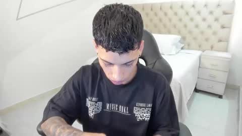 jhoanleandro online show from 09/23/25, 05:32