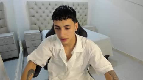 jhoanleandro online show from 12/02/25, 04:29