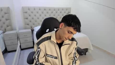 jhoanleandro online show from 01/07/26, 04:59