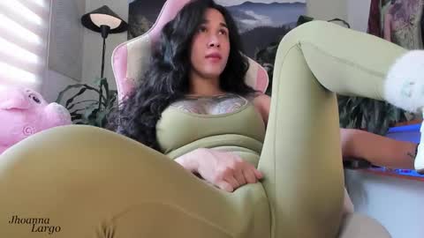  Jhoanna Largo  online show from 11/10/25, 06:51