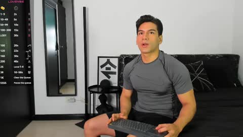 Snapshot of jhoansex_ chatting on 05/26/26, 11:45 JHOAN online show from 05/26/26, 11:45