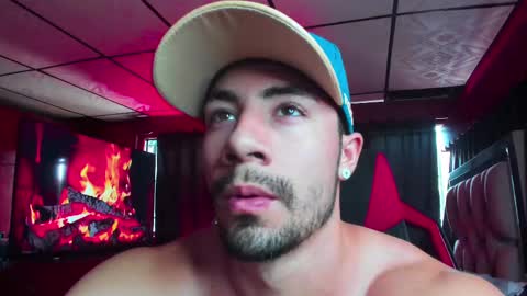 Snapshot of jhojansthetics chatting on 02/15/25, 08:43 Jhojan Strong online show from 02/15/25, 08:43