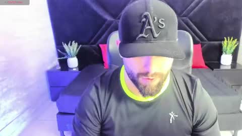 Snapshot of jhon_bear02 chatting on 06/18/26, 11:25 John Bear.... online show from 06/18/26, 11:25