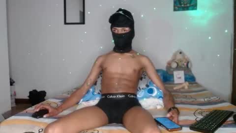 jhon_hot09 online show from 12/05/25, 10:02