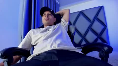 Snapshot of jhon_martinez_ chatting on 07/02/26, 02:45 Jhon online show from 07/02/26, 02:45