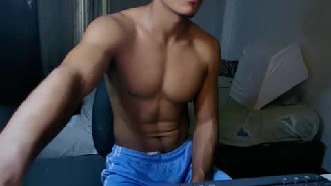 Snapshot of jhon_wich2 chatting on 06/05/26, 04:35 Jhon wich2 online show from 06/05/26, 04:35