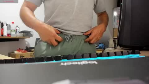 jhonatan_morales_s online show from 10/14/25, 05:41