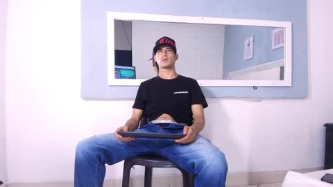 Jhon online show from 02/08/25, 02:15