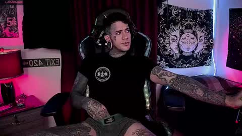 Snapshot of jhonny_ackerman chatting on 12/04/24, 05:00 jhonny_ackerman online show from 12/04/24, 05:00