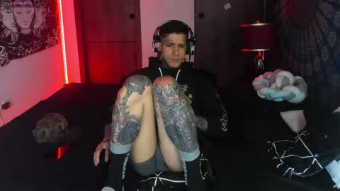 Snapshot of jhonny_ackerman chatting on 11/26/25, 01:17 jhonny_ackerman online show from 11/26/25, 01:17