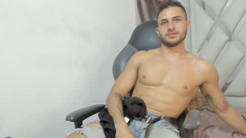 Snapshot of jhonny_flames7 chatting on 12/21/24, 10:39 jhonny online show from 12/21/24, 10:39