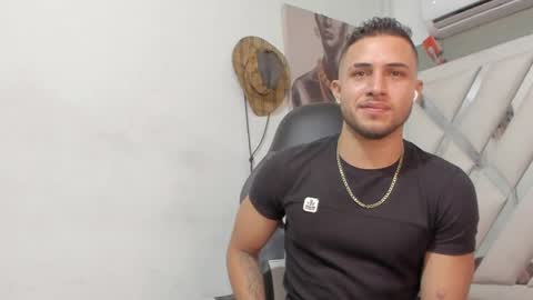 Snapshot of jhonny_flames7 chatting on 01/30/25, 03:44 jhonny online show from 01/30/25, 03:44