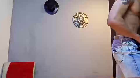 jhonny_thes28 online show from 10/15/25, 06:41