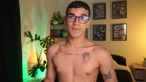 Snapshot of jhonnyx_ chatting on 09/17/25, 05:20 Jhonny  online show from 09/17/25, 05:20