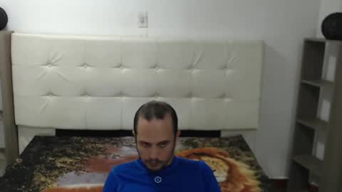 jhontorres018 online show from 11/19/25, 04:01