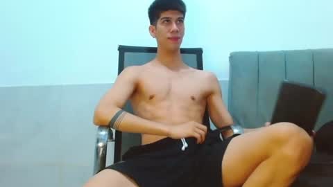 Snapshot of jhony_sex3 chatting on 06/12/26, 06:56 jhony_sex3 online show from 06/12/26, 06:56