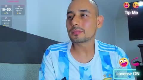 Snapshot of jhonyalzate chatting on 02/13/25, 02:12 Jhony Alzate online show from 02/13/25, 02:12