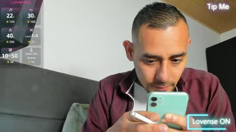 Jhony Alzate online show from 04/21/26, 03:35