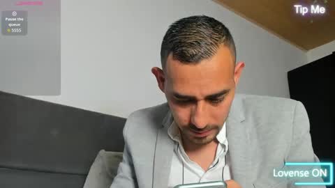 Snapshot of jhonyalzate chatting on 05/25/26, 12:27 Jhony Alzate online show from 05/25/26, 12:27