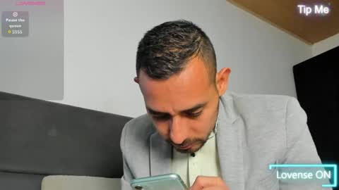 Snapshot of jhonyalzate chatting on 05/30/26, 02:52 Jhony Alzate online show from 05/30/26, 02:52