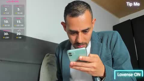 Snapshot of jhonyalzate chatting on 06/22/26, 02:24 Jhony Alzate online show from 06/22/26, 02:24