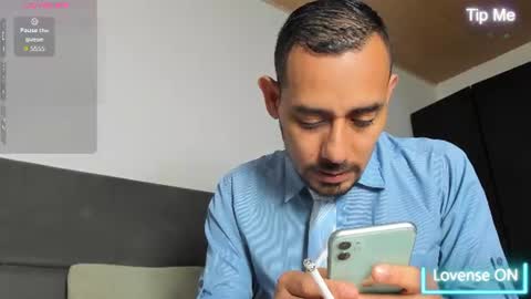 Snapshot of jhonyalzate chatting on 06/23/26, 03:26 Jhony Alzate online show from 06/23/26, 03:26