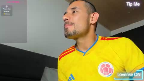 Snapshot of jhonyalzate chatting on 07/04/26, 11:55 Jhony Alzate online show from 07/04/26, 11:55