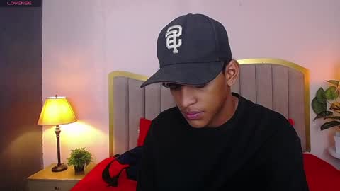 Snapshot of jhos_padill chatting on 05/21/26, 01:51 jhos online show from 05/21/26, 01:51