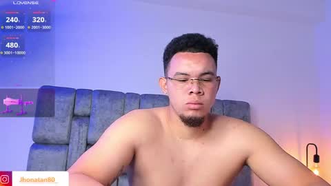 Snapshot of jhotta_foxx chatting on 05/20/26, 07:03 Jhonatan80 online show from 05/20/26, 07:03
