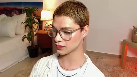 Jhuan Nhez online show from 10/17/25, 07:22