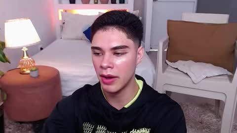 Jhuan Nhez online show from 11/15/25, 01:51