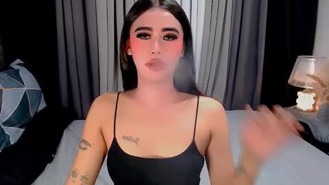 jhuliana_and_charles_room online show from 12/02/25, 03:45