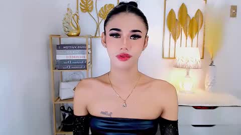 Snapshot of jhulianagrey chatting on 12/10/24, 01:32 julie online show from 12/10/24, 01:32