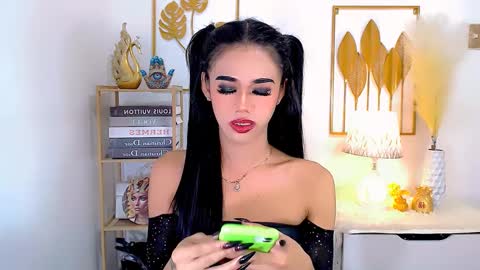 Snapshot of jhulianagrey chatting on 12/17/24, 01:39 julie online show from 12/17/24, 01:39