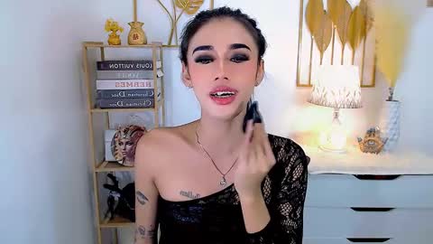 Snapshot of jhulianagrey chatting on 12/22/24, 04:39 julie online show from 12/22/24, 04:39