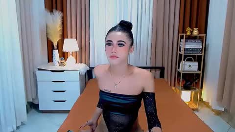 Snapshot of jhulianagrey chatting on 01/08/25, 02:03 julie online show from 01/08/25, 02:03