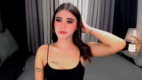 julie online show from 11/28/25, 06:27