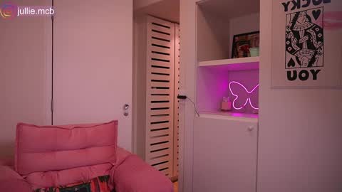 Snapshot of jhulysex chatting on 10/17/25, 11:40 jhulysex online show from 10/17/25, 11:40