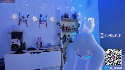 Snapshot of ji_hyun chatting on 12/04/24, 05:38 Ji online show from 12/04/24, 05:38