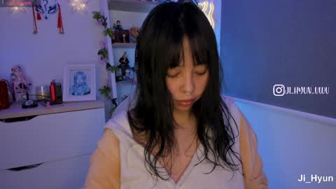 Snapshot of ji_hyun chatting on 12/12/24, 05:52 Ji online show from 12/12/24, 05:52