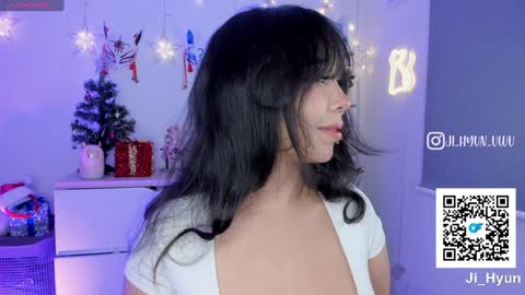 Snapshot of ji_hyun chatting on 12/31/24, 05:33 Ji online show from 12/31/24, 05:33